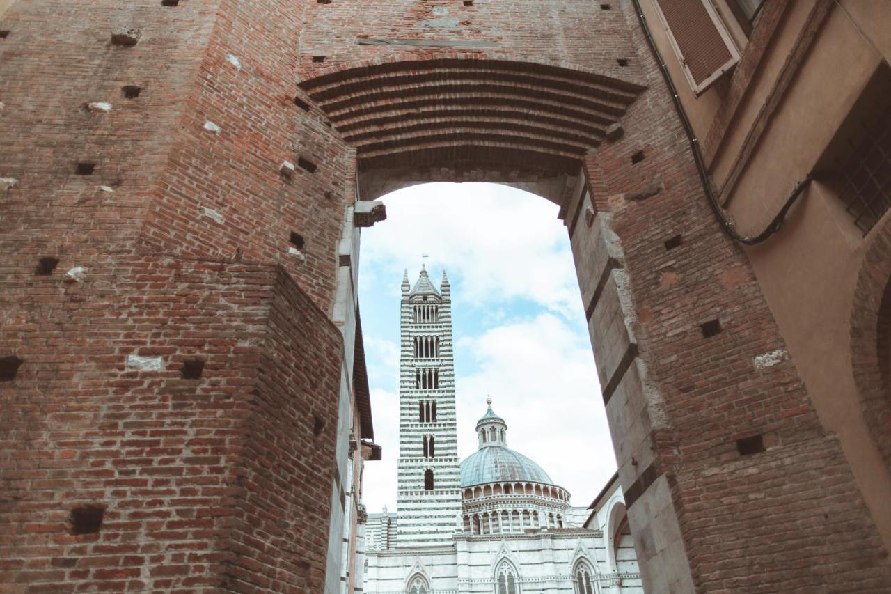 Torre Del Fuggisole Hotel Siena Exterior photo