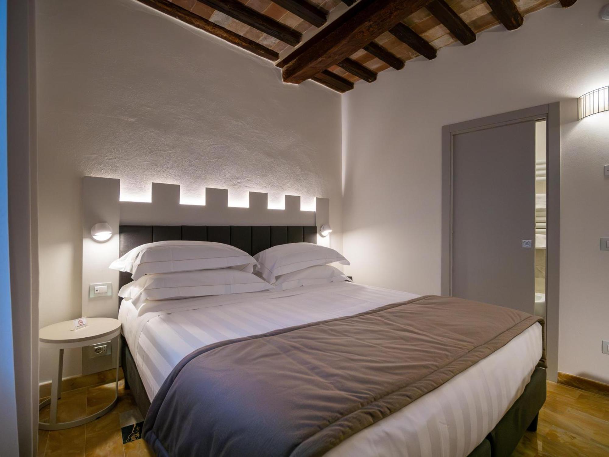 Torre Del Fuggisole Hotel Siena Exterior photo